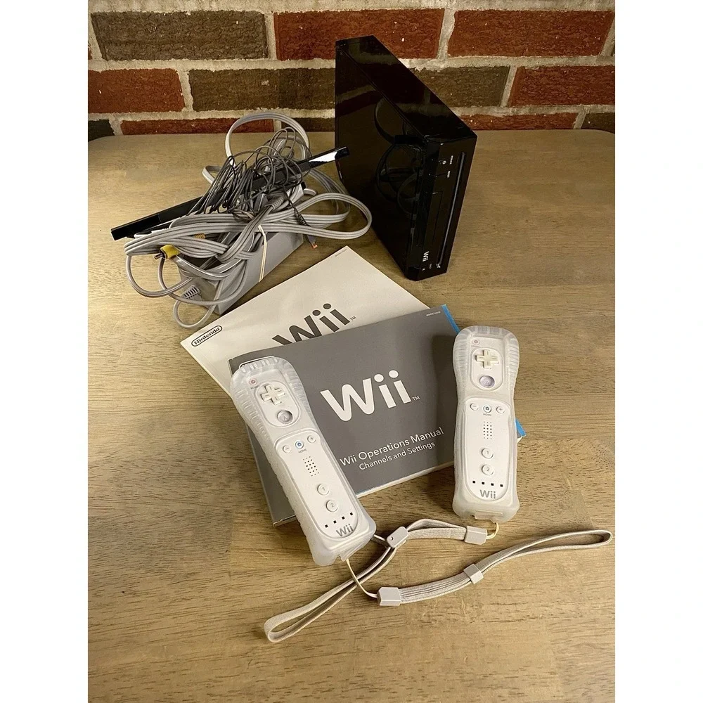 Nintendo Wii Model RVL-101 USA With Remotes Power Supply & Manuals Tested